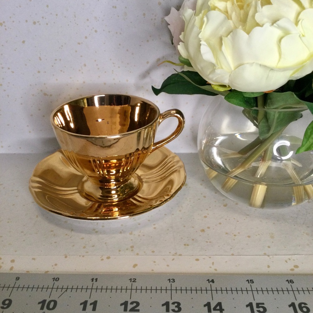 ✨HOST PICK✨VINTAGE Rare Royal Winton Golden Age Teacup and
Saucer Set